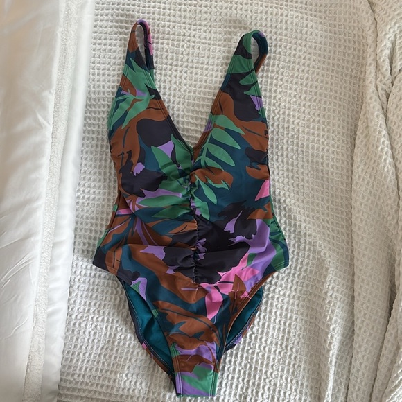 New Shade & Shore Plunge One Piece High Leg Swimsuit Floral Tropical Print - Picture 4 of 14